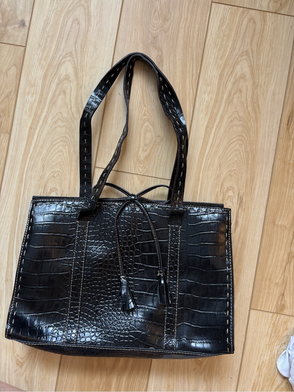 Liz Claiborne Vintage Black Crocodile Texture Shoulder Bag